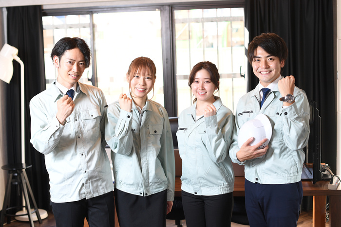 働く仲間の笑顔